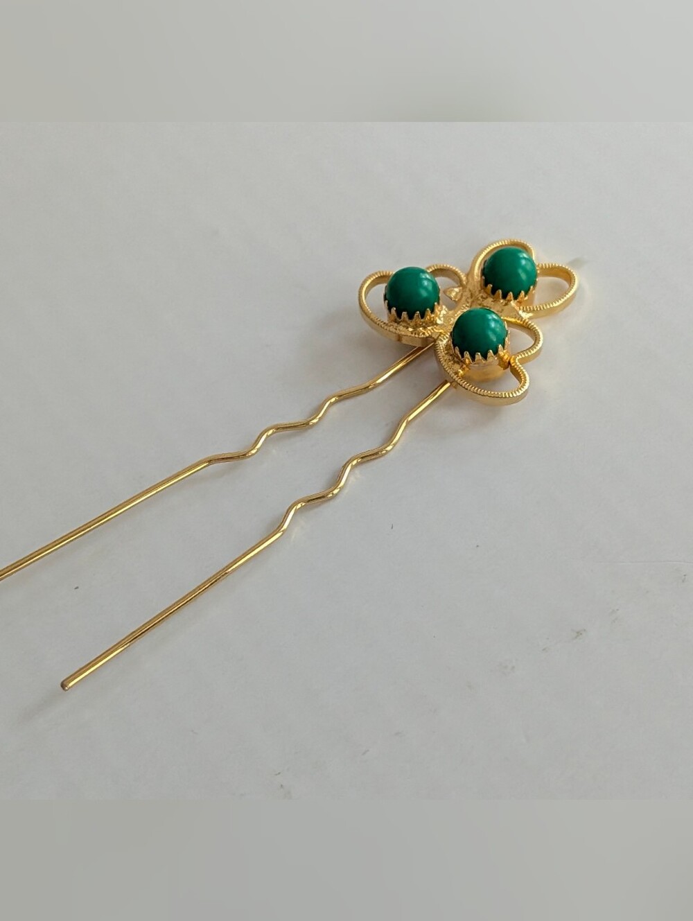 Vintage Irish Shamrock Hair Pin Elegant Gold With Green Stones